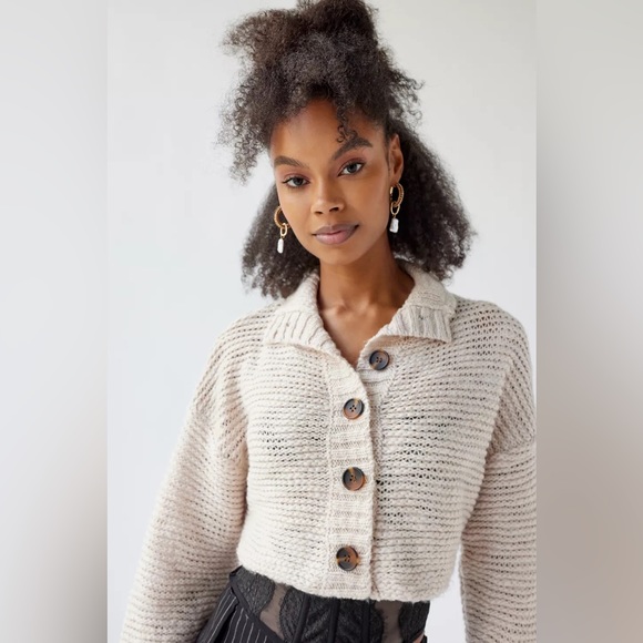 Urban Outfitters Sweaters - 💗🖐🏼Urban Outfitters. Tan, collared, cardigan.